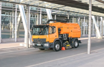 Varredeira Bucher V65 – vista 2 – M LOCAÇÕES